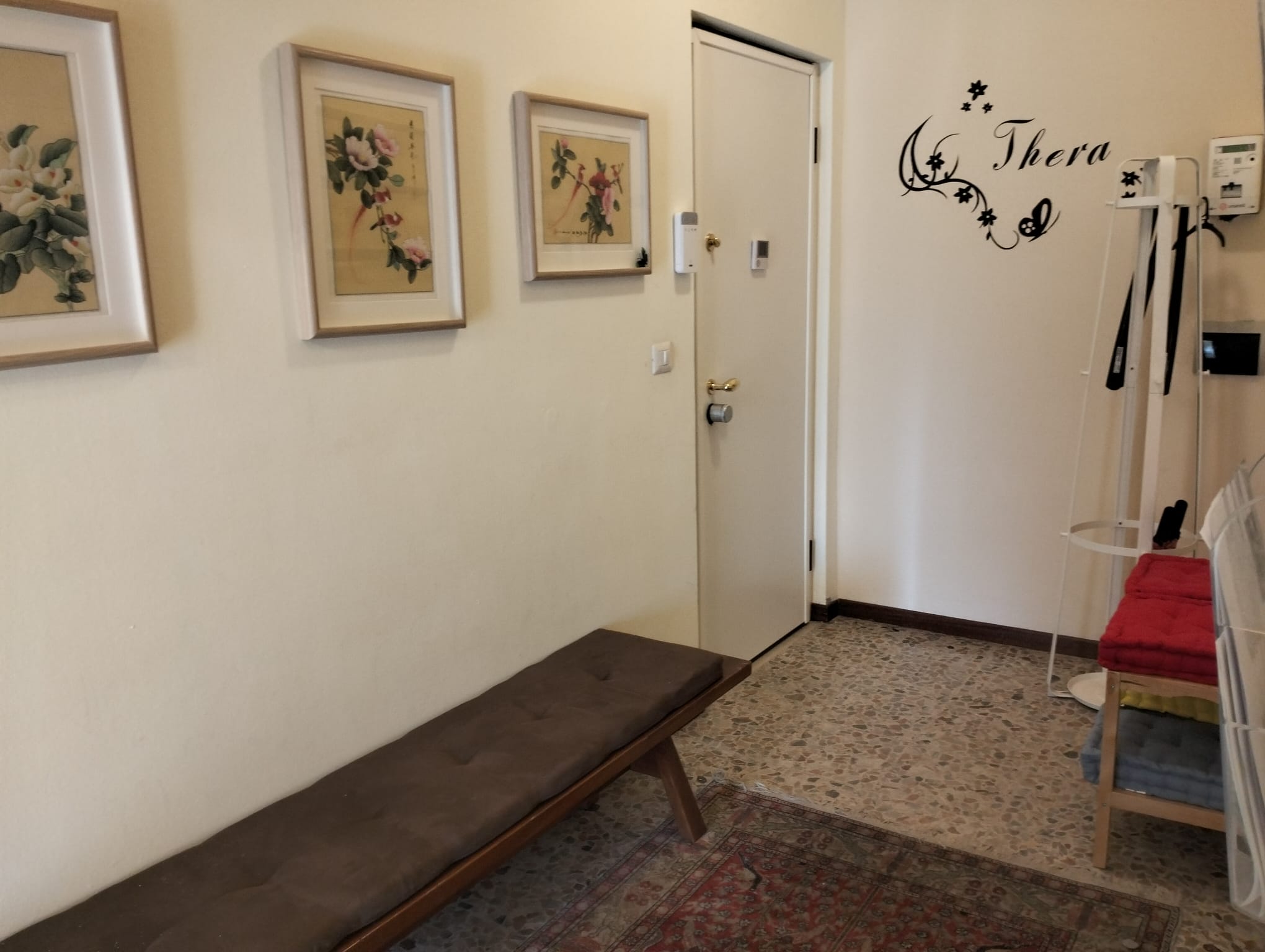 Stanza 2 – Gruppi e presentazioni